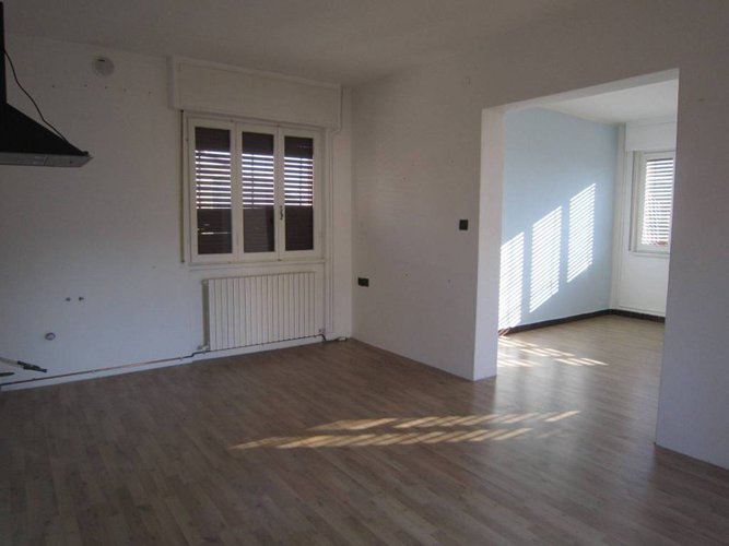 NEMBRO-LONNO VILLA SINGOLA CON GIARDINO PRIVATO Nembro