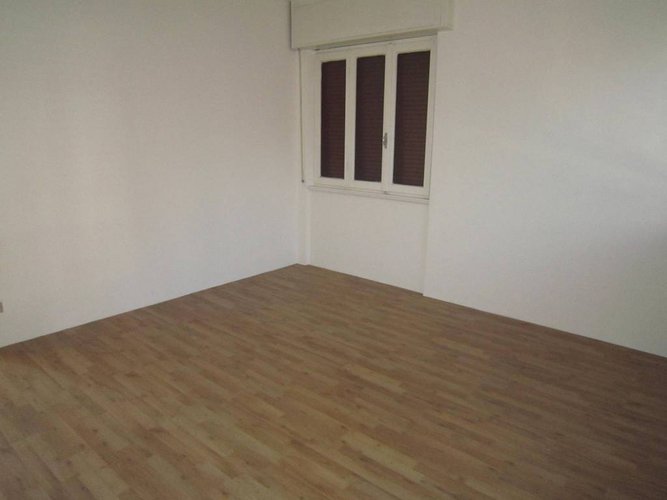 NEMBRO-LONNO VILLA SINGOLA CON GIARDINO PRIVATO Nembro