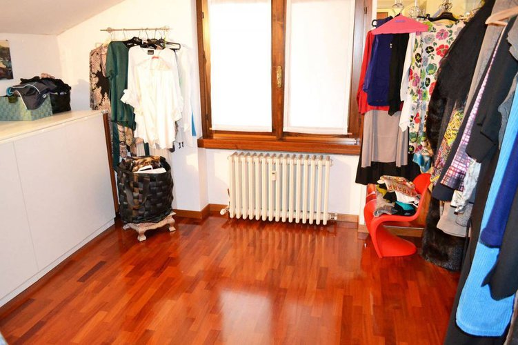 QUADRILOCALE RISTRUTTURATO CON CANTINA E BOX DOPPIO Trescore Balneario