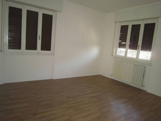 NEMBRO-LONNO VILLA SINGOLA CON GIARDINO PRIVATO Nembro