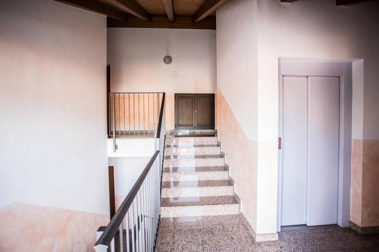 Bilocale mansardato in recente minipalazzina a piano ultimo. Bergamo