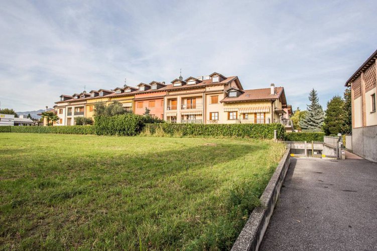 Bilocale mansardato in recente minipalazzina a piano ultimo. Bergamo