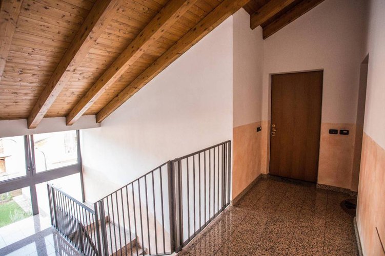 Bilocale mansardato in recente minipalazzina a piano ultimo. Bergamo