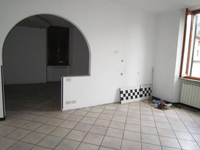 NEMBRO VILLA CON 400 MQ DI GIARDINO Nembro