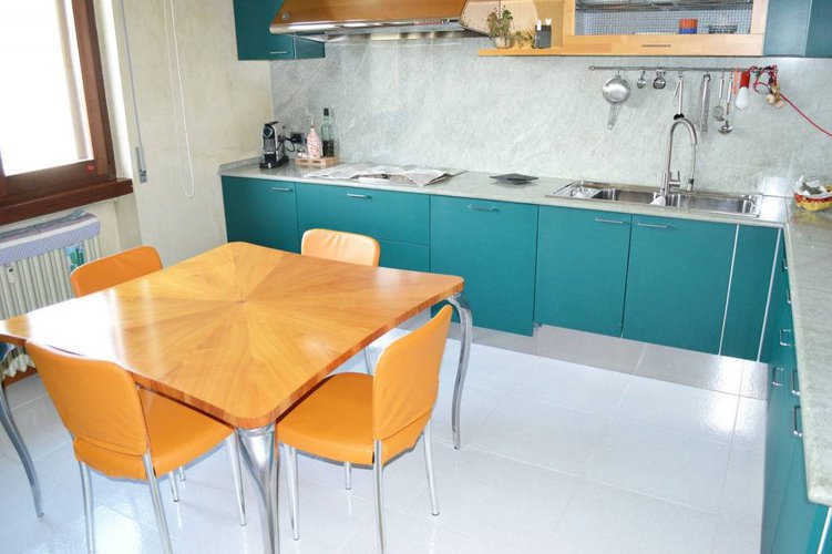 QUADRILOCALE RISTRUTTURATO CON CANTINA E BOX DOPPIO Trescore Balneario