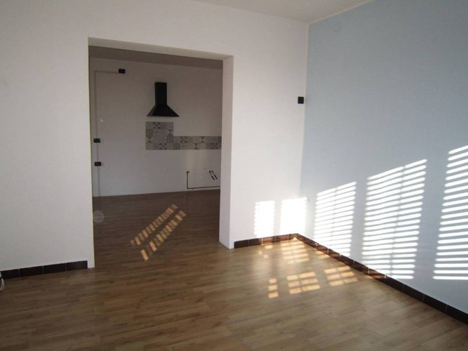 NEMBRO-LONNO VILLA SINGOLA CON GIARDINO PRIVATO Nembro