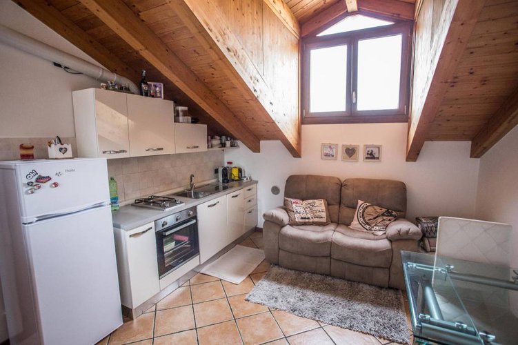 Bilocale mansardato in recente minipalazzina a piano ultimo. Bergamo