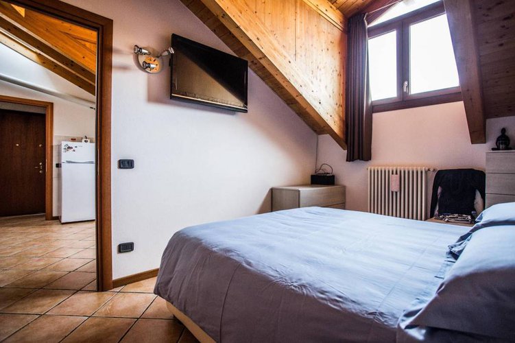 Bilocale mansardato in recente minipalazzina a piano ultimo. Bergamo