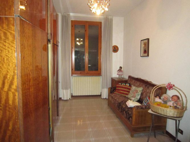 NEMBRO VILLA CON 400 MQ DI GIARDINO Nembro