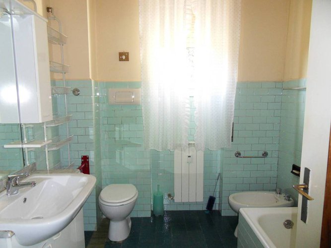 QUADRILOCALE CON BALCONE E CANTINA Bergamo