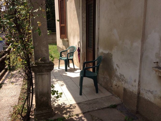 VILLA SINGOLA CON GIARDINO