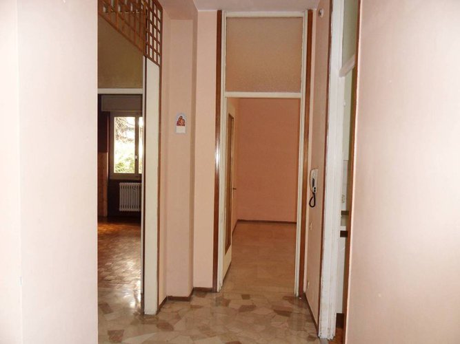 QUADRILOCALE CON BALCONE E CANTINA Bergamo