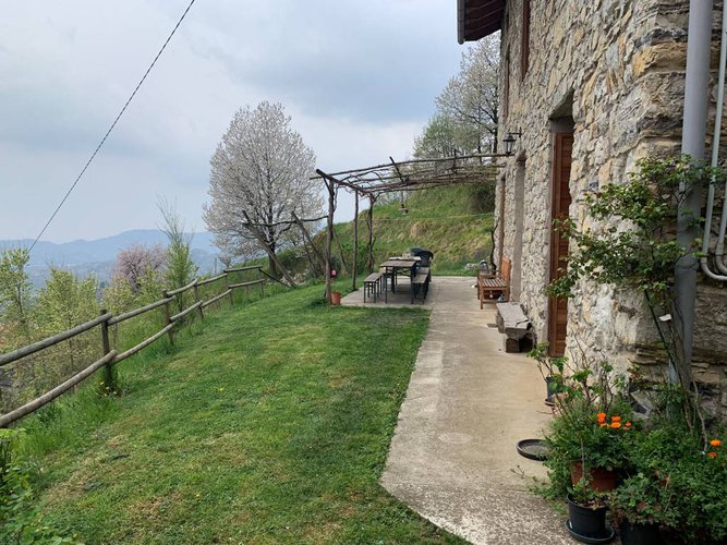 VILLA SINGOLA/RUSTICO RIMESSO A NUOVO A 16km DA BERGAMO