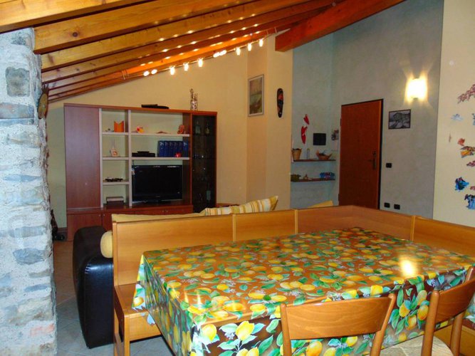 TRILOCALE TRAVI A VISTA CON DOPPI SERVIZI E BOX Palazzago