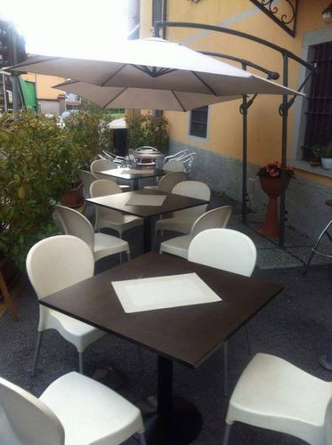 Cedesi avviata gastronomia in posizione di forte passaggio. Bergamo