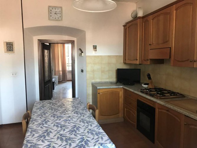 AMPIO BILOCALE CON CUCINA SEPARATA Nembro