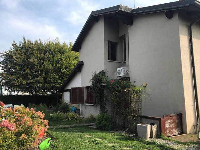 VILLA CON PISCINA Bergamo