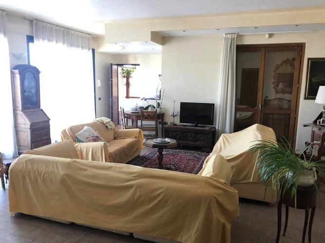 AMPIO QUADRILOCALE CON TERRAZZO DI MQ. 50 Alzano Lombardo