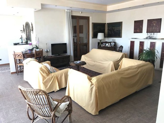 AMPIO QUADRILOCALE CON TERRAZZO DI MQ. 50 Alzano Lombardo