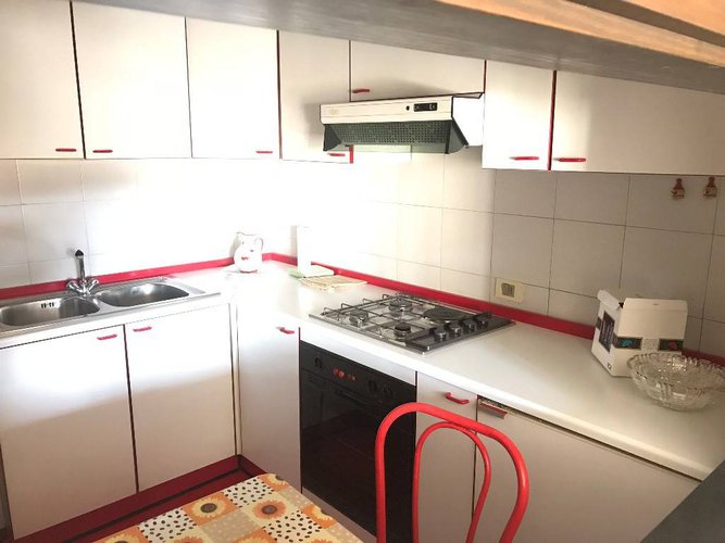 AMPIO MONOLOCALE CON BALCONE, BAGNO FINESTRATO Nembro