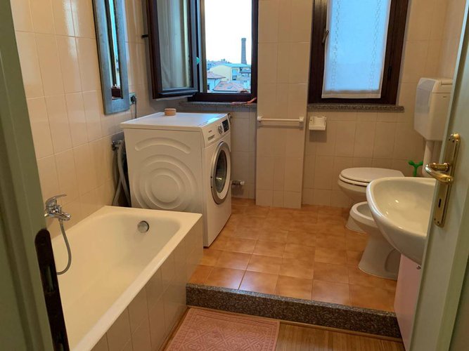 BELLISSIMO TRILOCALE RIMESSO A NUOVO Bergamo