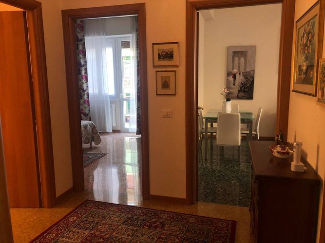 TRILOCALE COMPLETAMENTE RISTRUTTURATO CON BALCONI E CANTINA Bergamo