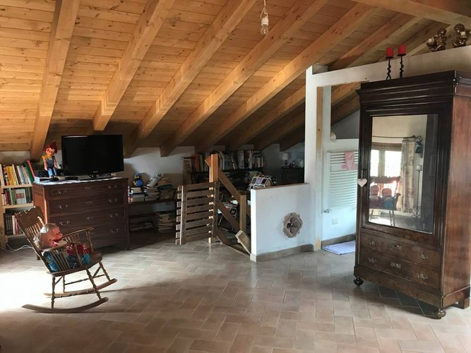 VILLA SINGOLA con 900 mq. di giardino Alzano Lombardo