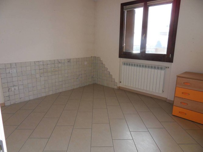 QUADRILOCALE CON CANTINA E BOX DOPPIO Albano Sant'Alessandro