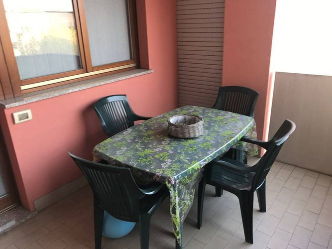 Ampio Bilocale con Terrazzo Vivibile Bergamo