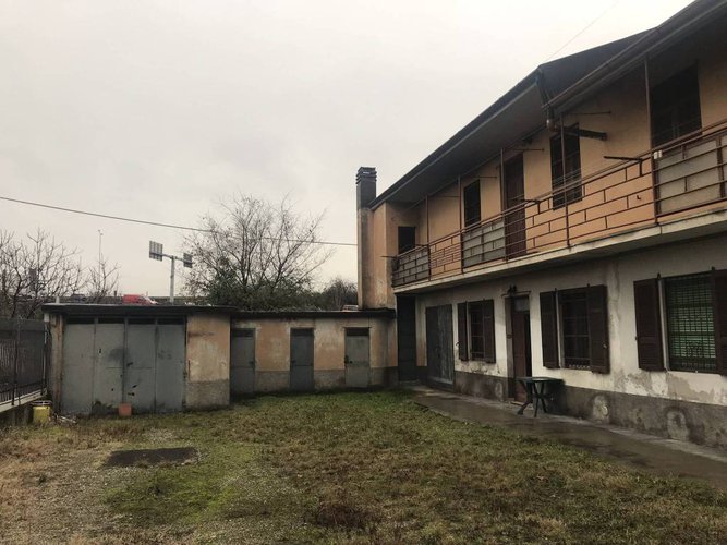 RUSTICO-HOTEL- MOTEL- BED & BREAKFAST- RISTORANTE- UFFICI. Bergamo