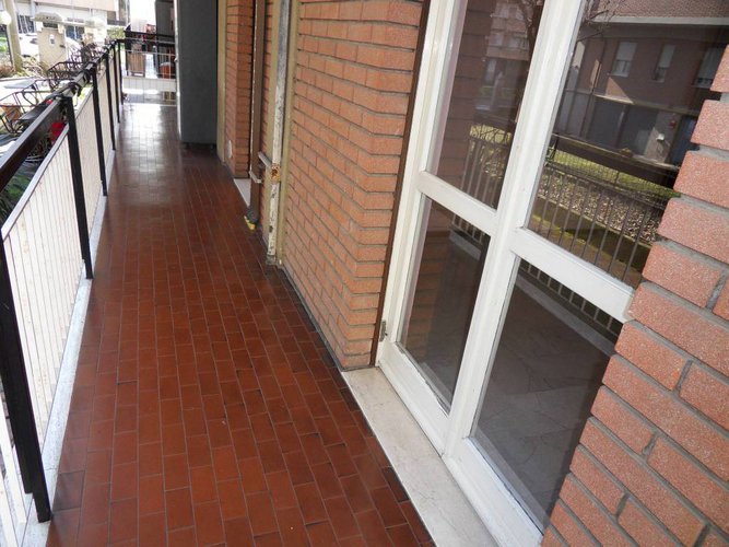 QUADRILOCALE CON BALCONE E CANTINA Bergamo