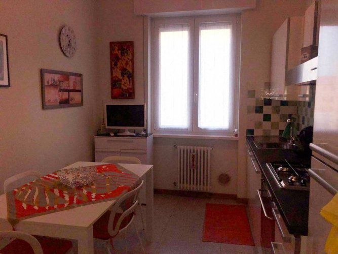 TRILOCALE COMPLETAMENTE RISTRUTTURATO CON BALCONI E CANTINA Bergamo