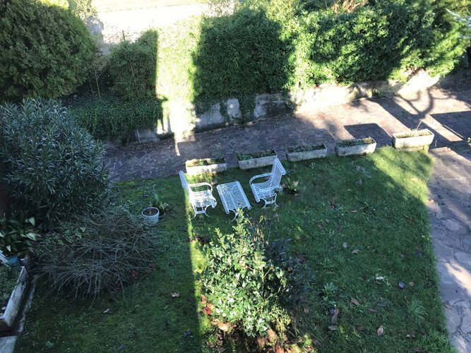 VILLA SINGOLA CON 1000 mq. DI GIARDINO Bergamo