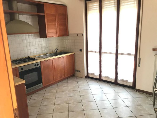 VILLA SINGOLA CON 1000 mq. DI GIARDINO Bergamo