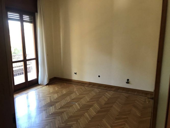 VILLA SINGOLA CON 1000 mq. DI GIARDINO Bergamo