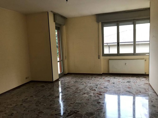 AMPIO QUADRILOCALE SECONDO ED ULTIMO PIANO Scanzorosciate