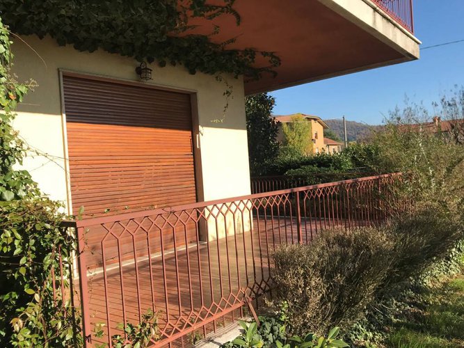 VILLA SINGOLA CON 1000 mq. DI GIARDINO Bergamo