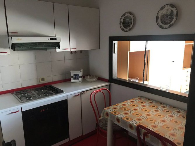 AMPIO MONOLOCALE CON BALCONE, BAGNO FINESTRATO Nembro