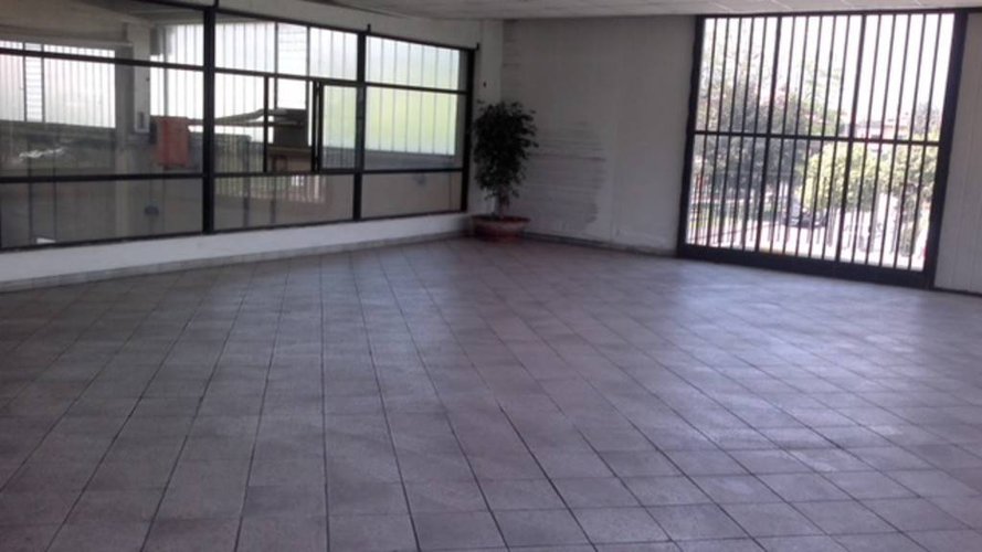 CAPANNONE CON SALONE ESPOSITIVO E 1500 MQ. DI CORTILE Mozzo