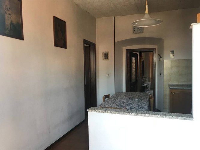 AMPIO BILOCALE CON CUCINA SEPARATA Nembro