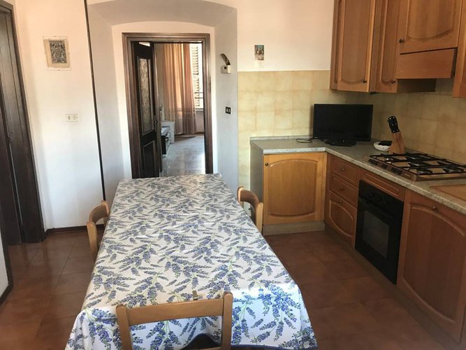 AMPIO BILOCALE CON CUCINA SEPARATA Nembro