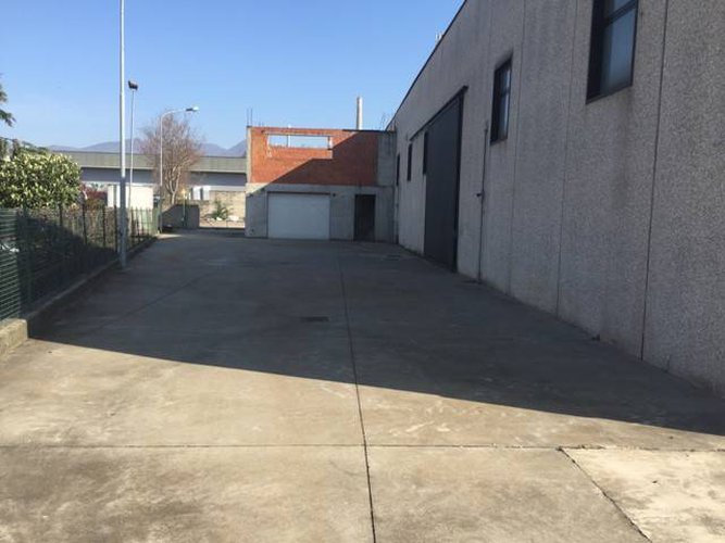 Capannone Scanzorosciate