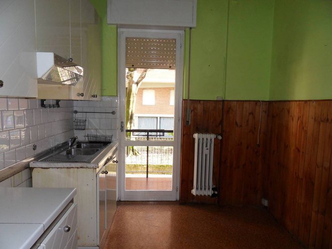 QUADRILOCALE CON BALCONE E CANTINA Bergamo