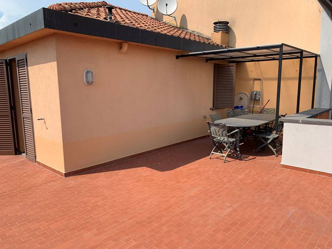 ULTIMO PIANO CON AMPIO SOLARIUM Bergamo