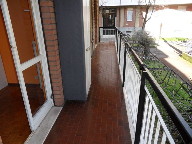 QUADRILOCALE CON BALCONE E CANTINA Bergamo