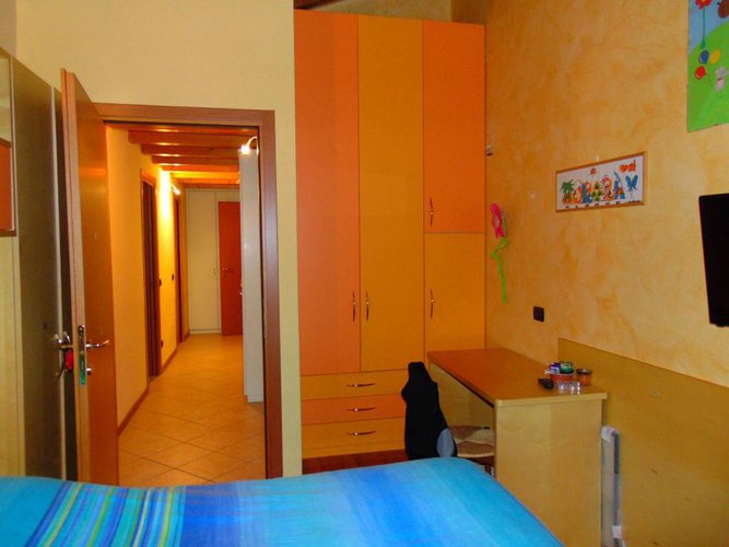 TRILOCALE TRAVI A VISTA CON DOPPI SERVIZI E BOX Palazzago