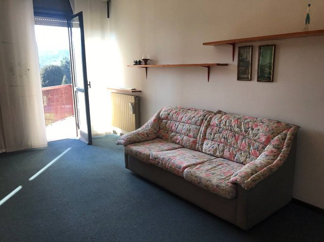 AMPIO MONOLOCALE CON BALCONE, BAGNO FINESTRATO Nembro