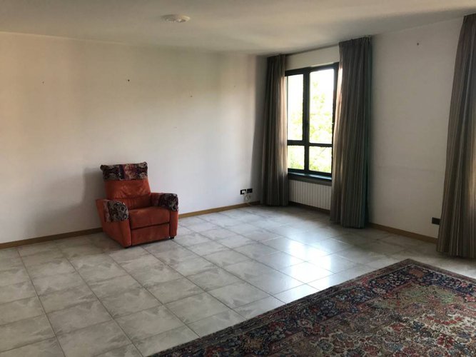 AMPIO QUADRILOCALE A DUE PASSI DA P.ZA PONTIDA Bergamo