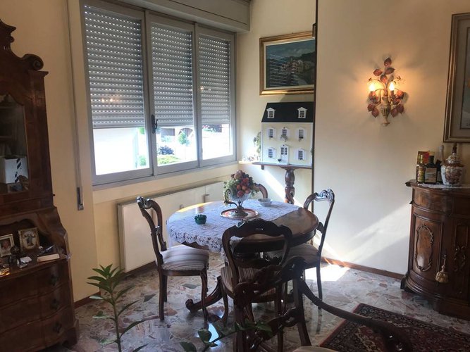 AMPIO QUADRILOCALE SECONDO ED ULTIMO PIANO Scanzorosciate