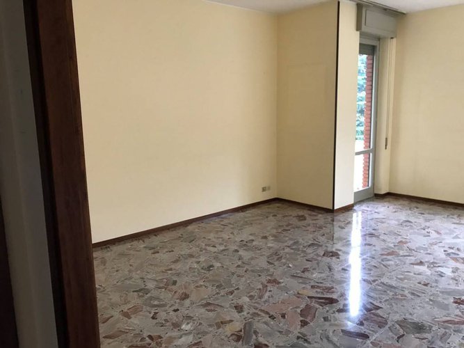 AMPIO QUADRILOCALE SECONDO ED ULTIMO PIANO Scanzorosciate